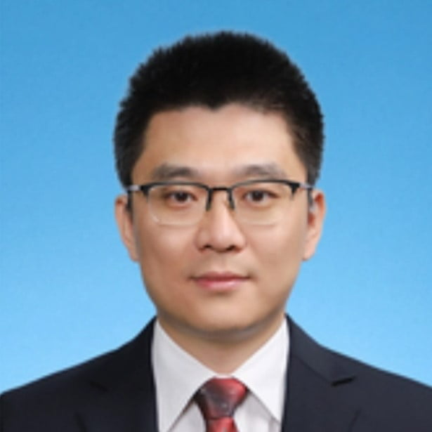 李炳
